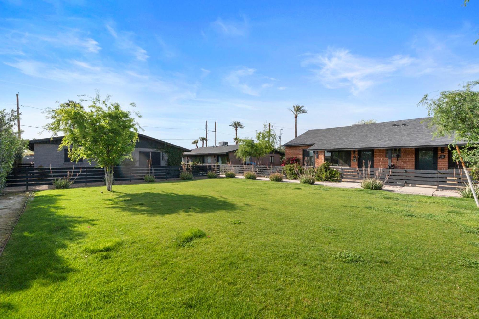 Biltmore 2br #4 - Workspace, Free Parking, Laundry, Patio! * Phoenix