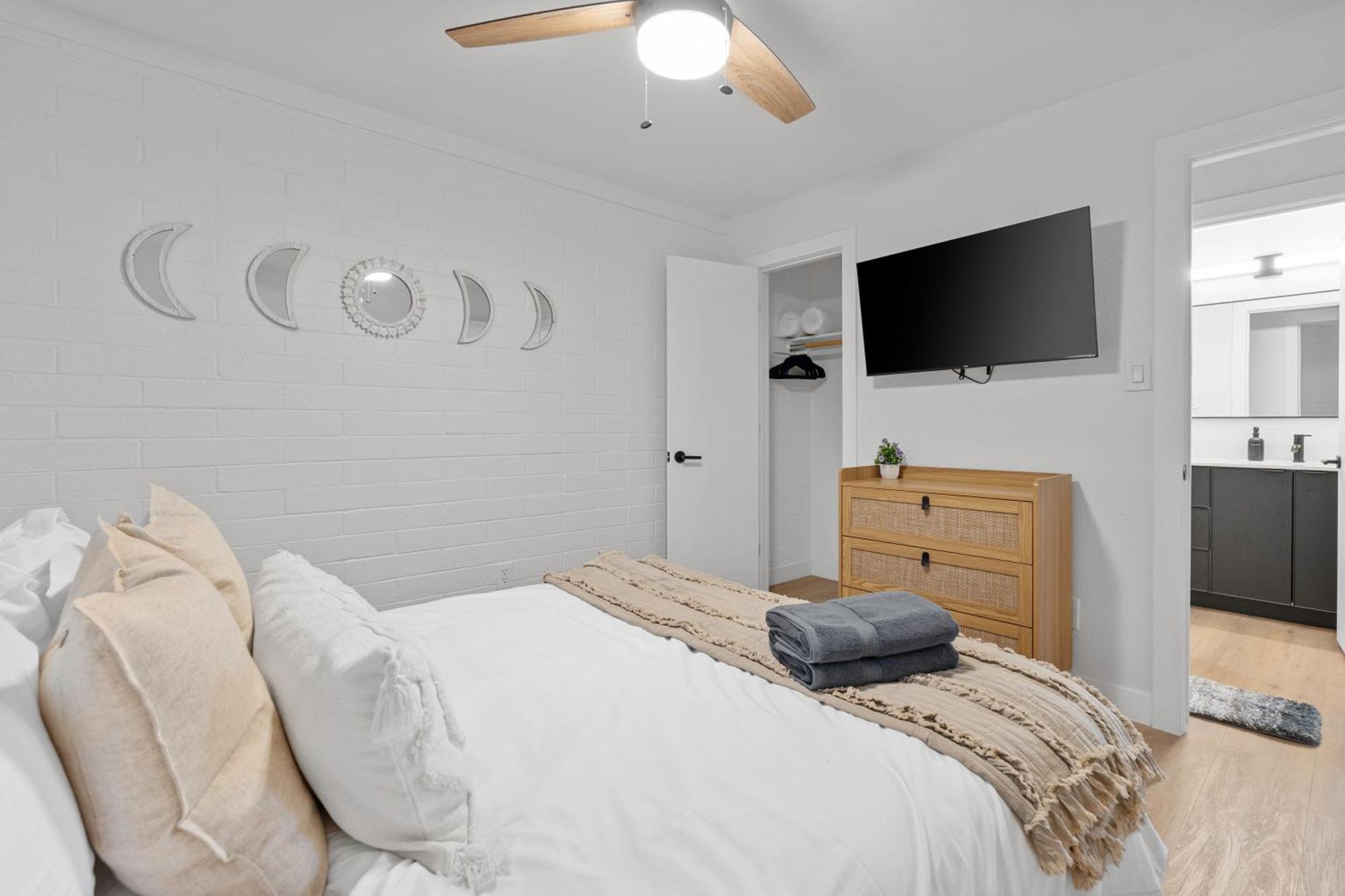 Biltmore 2br #4 - Workspace, Free Parking, Laundry, Patio! Apartemen *