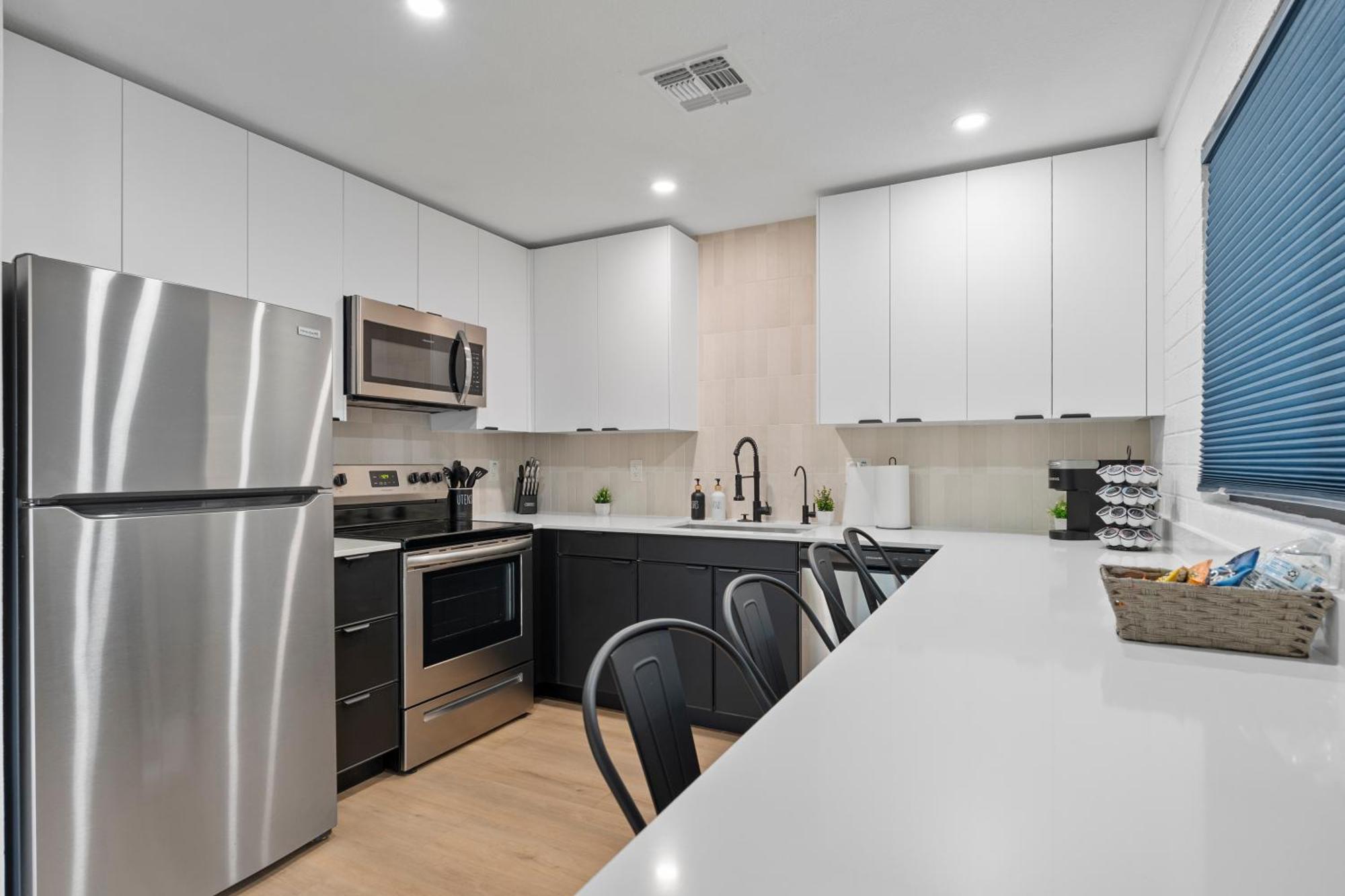 Apartemen Biltmore 2br #4 - Workspace, Free Parking, Laundry, Patio!